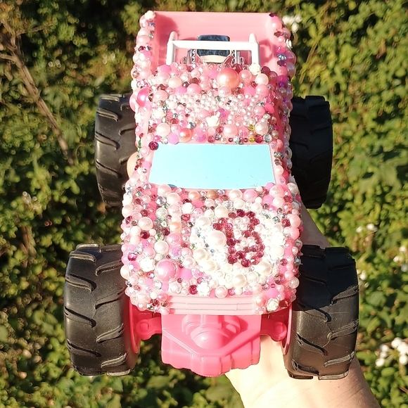 Barbie RC Monster Truck Hot Wheels - Picture 5 of 7